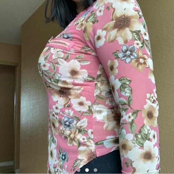 Floral top stretchy - Picture 4 of 4